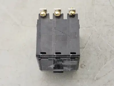 60 Amp, 3 Pole, 240 volts Circuit Breaker