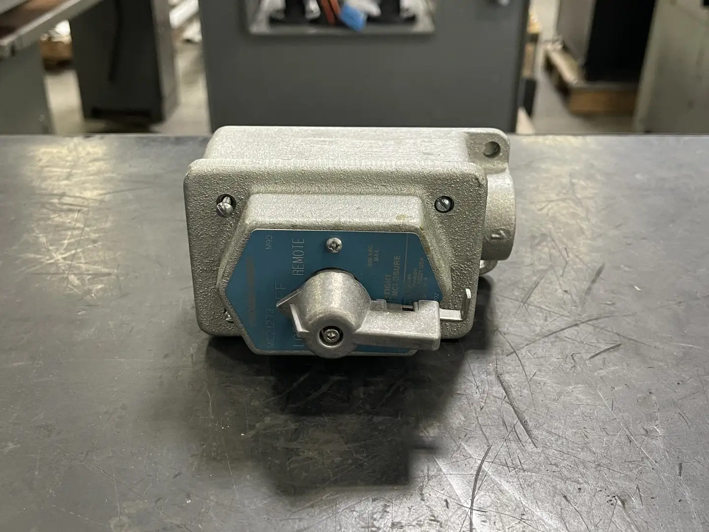 NEW CROUSE-HINDS MC21273