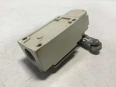 USED YAMATAKE LJA10-11A21N-003