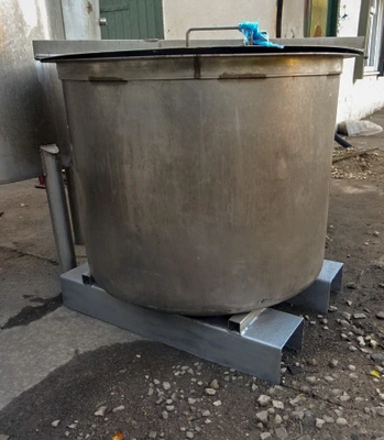 350L S/S Enclosed  Portable Tank