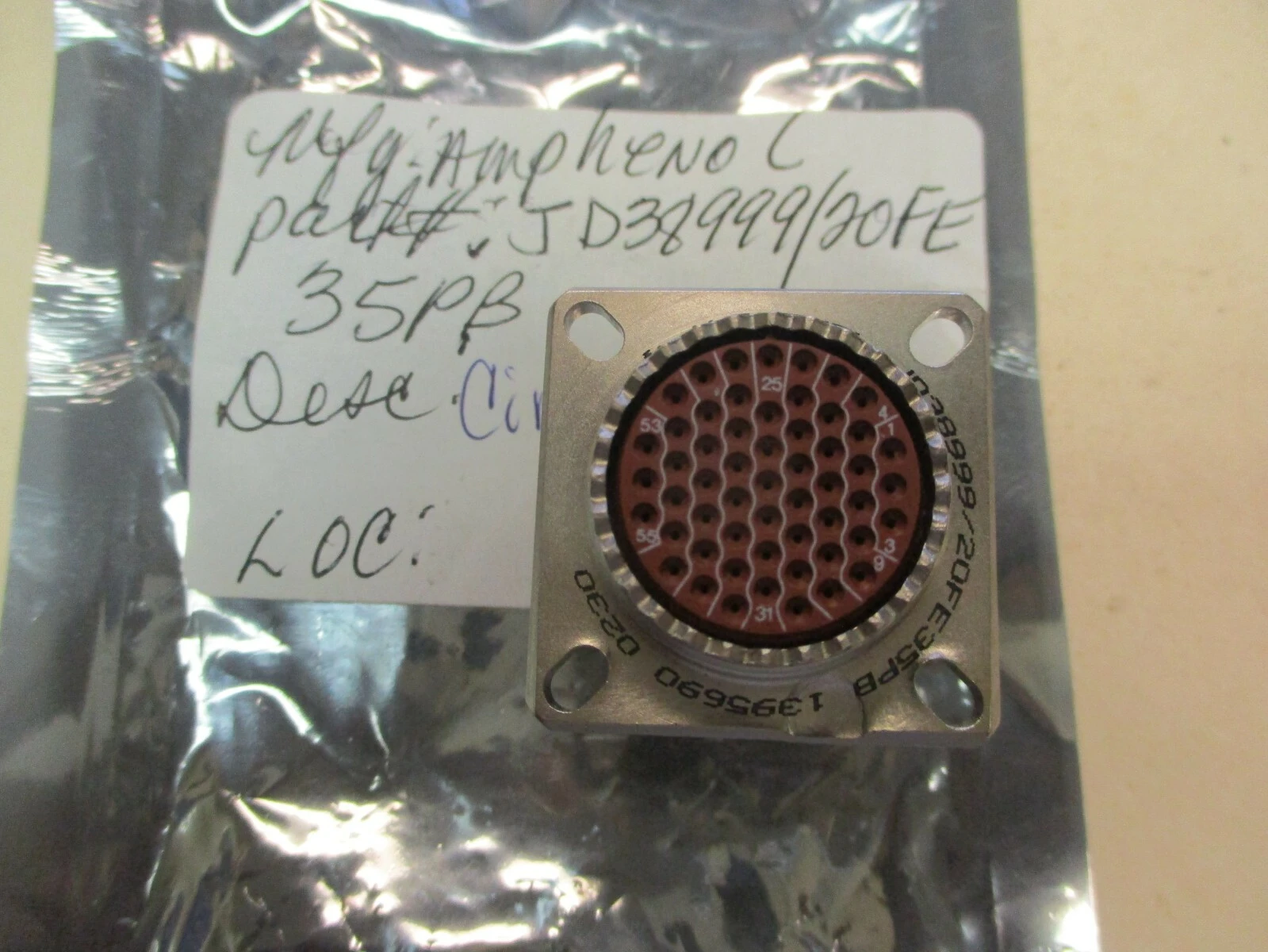 NEW Amphenol JD38999/20FE35PB