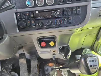 USED 2020 PETERBILT 389