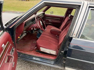 USED 1981 FORD CROWN VICTORIA