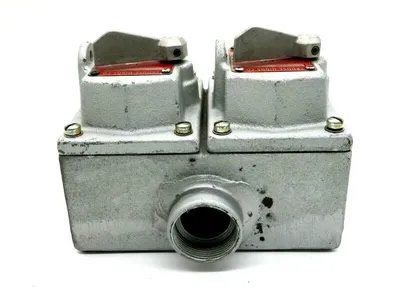 NEW CROUSE HINDS EFD-4240 DOUBLE CIRCUIT BREAKER ENCLOSURE EFD4240
