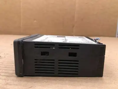 Yokogawa UM330 Digital Indicator 100-240VAC