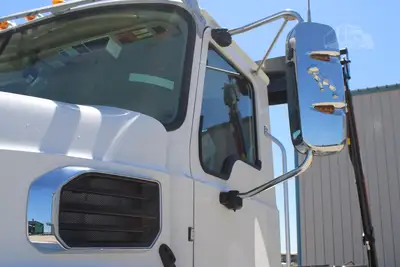 New | in-Stock 2025 MACK GRANITE 64BR Rolloff Trucks Texas US | Roll Off Truck World #1491900
