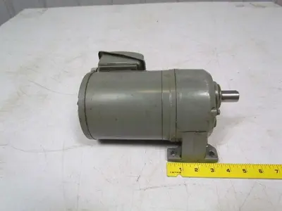 Fuji SSG202P20 Foot mount Gear motor .27HP 230-460V 75-90 Output RpM