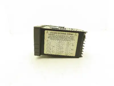 Honeywell DC330B-EE-000-12-000000-00-0 UDC3300 Digital Temperature Controller