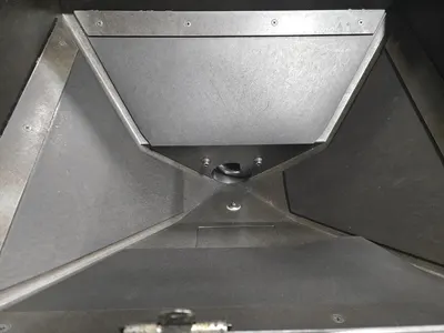 (1) Auger Hopper