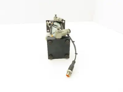 Numatics F1EQM-08A1D-AAA2 Pneumatic Air Cylinder 2.5" Bore x 8" Stroke 5/8" Rod