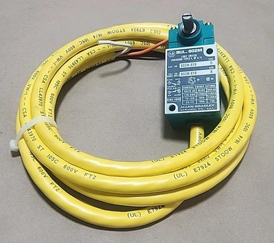 NEW Allen-Bradley 802M-AY8