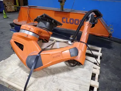 USED 2011 CLOOS QRC350E