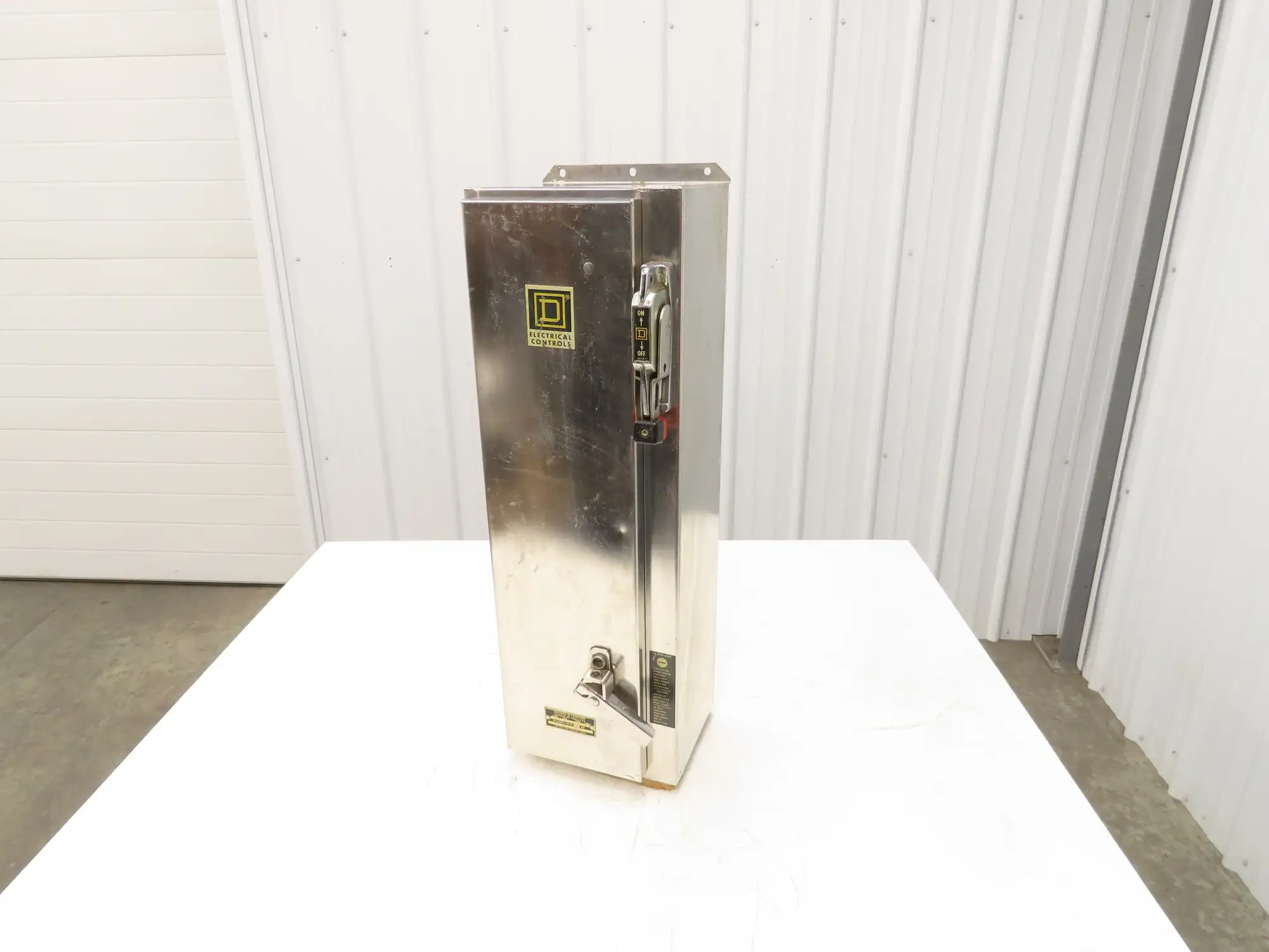 Square D W999FA235-G23 Combination Motor Starter 60A Disc 600V W/Transformer