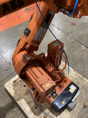 USED 2015 ABB IRB 2600 M2004
