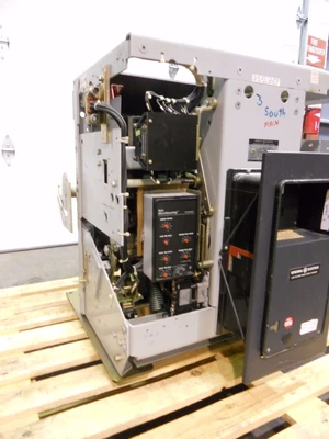 Used GE AKR-8D-100 Circuit Breakers Ohio US | Equipment Recovery Corp. #1329704