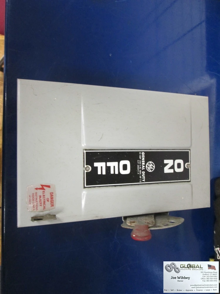 General Electric Model TG3221 30 Amp 240 VAC/250 VDC 7.5 Hp Safety Switch