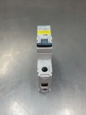 USED Siemens 5SJ4102-7HG40 Circuit Breaker, 1 Pole, 2A