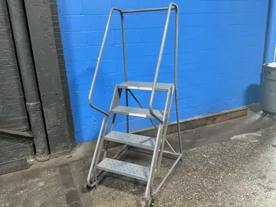 Used _UNKNOWN_ _UNKNOWN_ Ladders Ohio US | HGR 24 #1373214