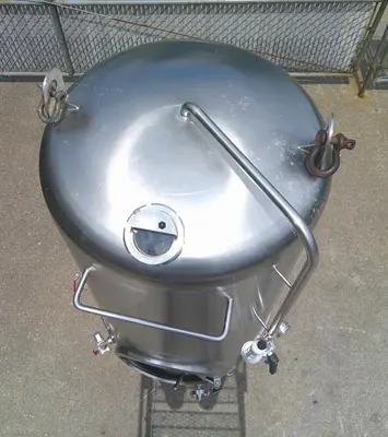 SPC9200  Tank 250 gallon vertical tank, Stainless Steel, conical
