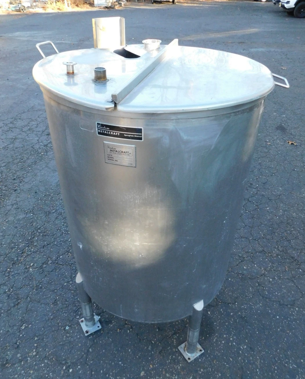USED CUSTOM METALCRAFT 1058800