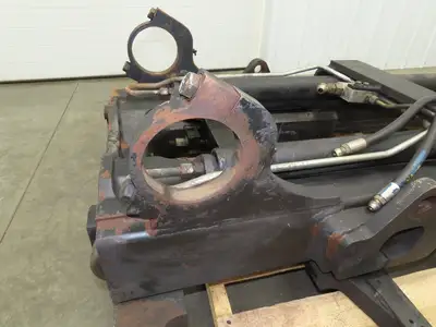 Yale 8500812 Forklift Mast 2 Stage 3 Lever 135.8" Lift 5290lb Class 4 ERC100HGN