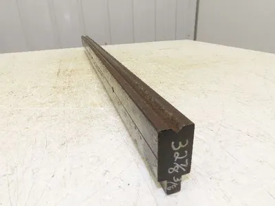 Press Brake Die 32-7/8" Long 90° V 1/2" Tang 1-7/64" W 1-3/4" H 11/32x3/16" V