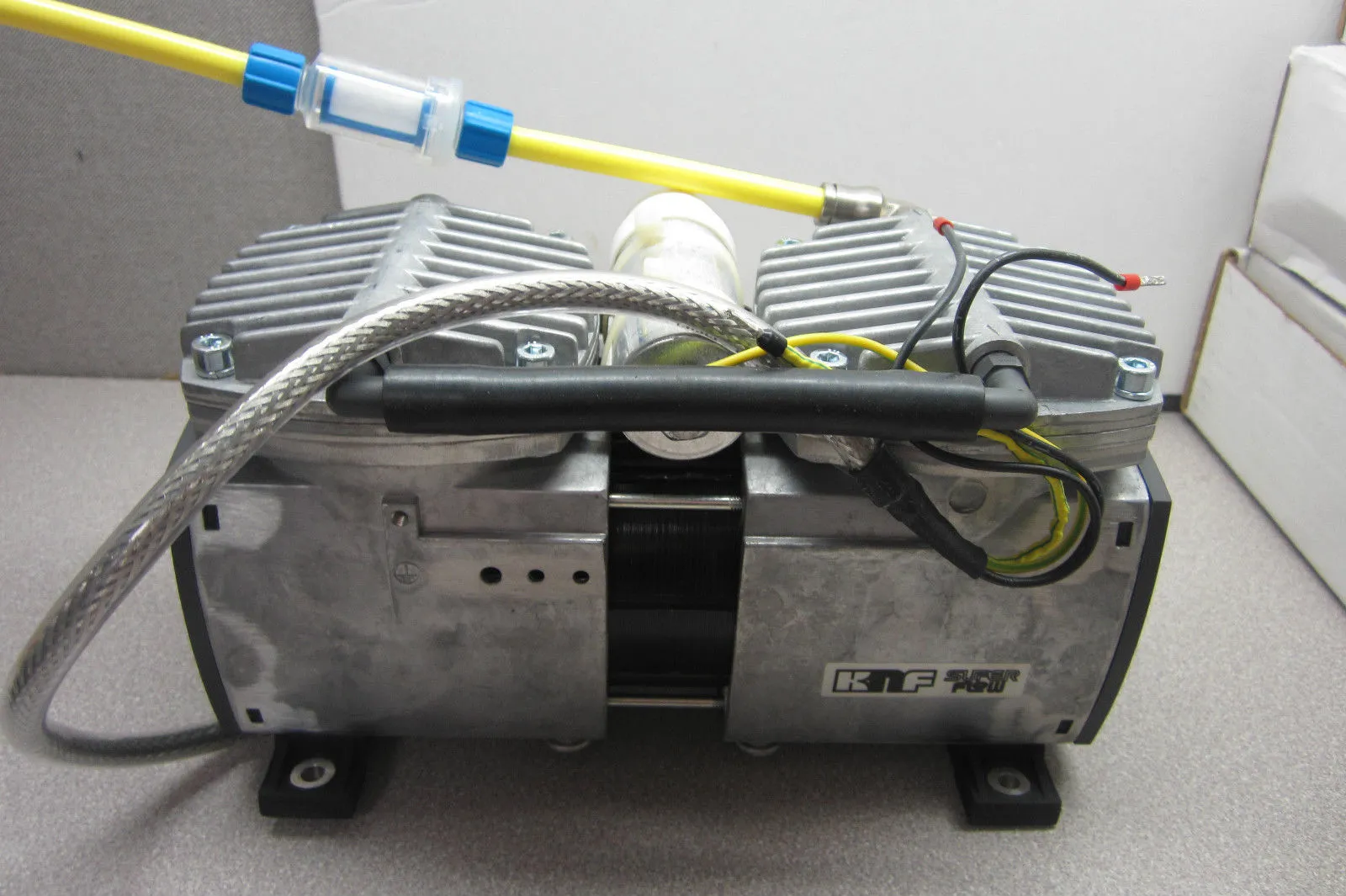 NEW KNF NEUBERGER PM19876-023.3 VACUUM PUMP PM198760233