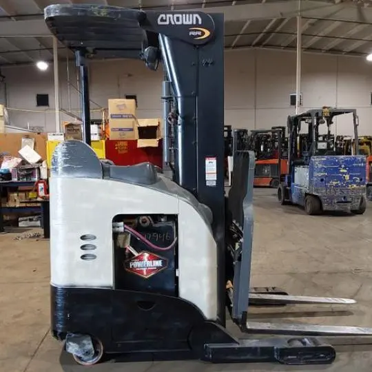 USED 2019 CROWN RR5725-45