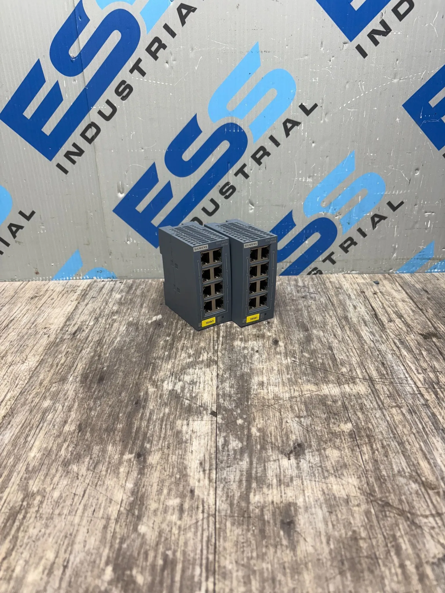 Used SIEMENS 6GK5008-0BA00-1AB2 Misc Electrical & Power Parts South Carolina US | ESS Industrial Equipment Sales #1309584