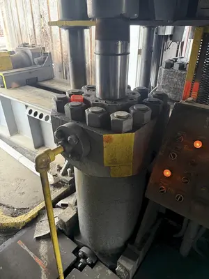 2000 TON HEAVY DUTY 4-POST HYDRAULIC PRESS, USED FOR STRAIGHTENING PIPE & BAR: YOBRO #25137