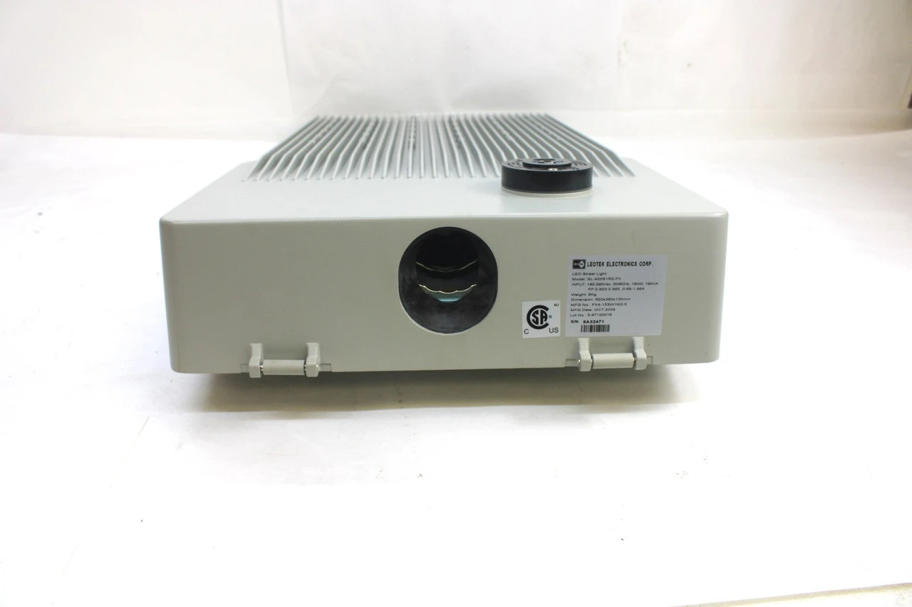 Leotek SL-400S1R2-Fx LED Street Light