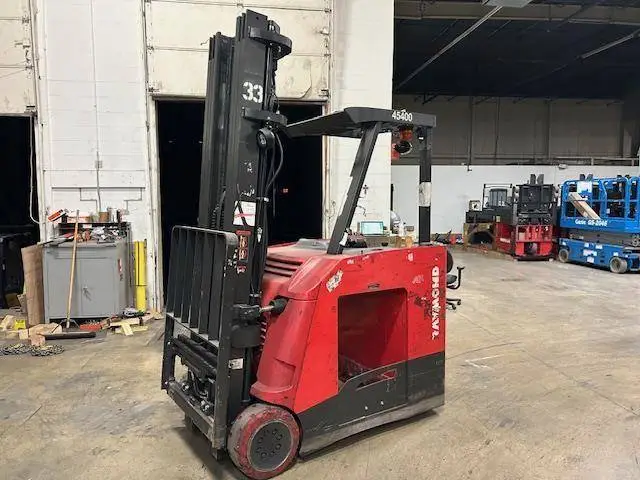 Used RAYMOND 425C50TT 3-Wheel Stand up Electric Counterbalance Forklifts Illinois US | Somerset Equipment Sales #1546278