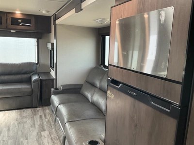 USED 2022 TRANSCEND 245RL