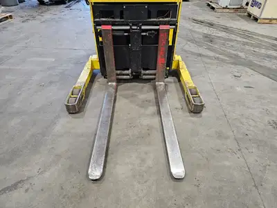 Used HYSTER 40XMR Reach Trucks British Columbia CA | Lenmark #1488877