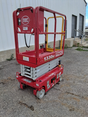 USED 2023 MEC 1330SE