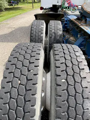 USED 2010 PETERBILT 367 FLAT TOP W/36” SLEEPER