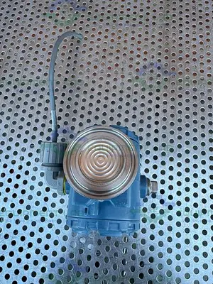 USED ROSEMOUNT 2090FG2S2DE1 PRESSURE TRANSMITTER 0 TO 150 PSI W/ 2" FITTING