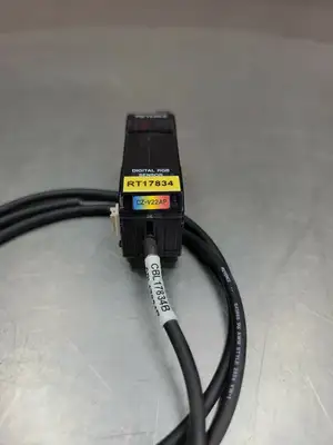 USED KEYENCE CZ-V22AP