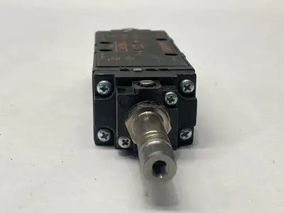 AE-1003 | Univer  Pneumatic Solenoid Valve - Used