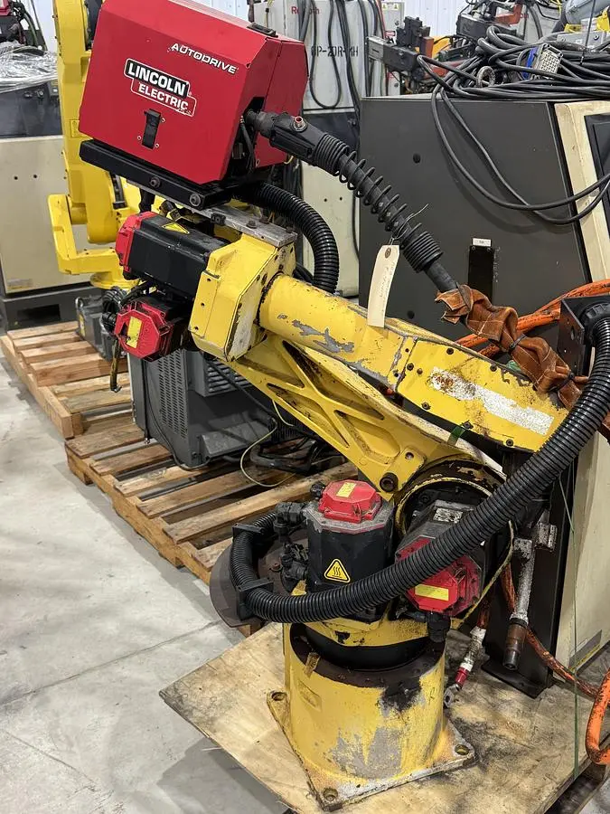 Used FANUC ARCMATE 100IBE Robots Michigan US | RAB Industries, Inc. #184548