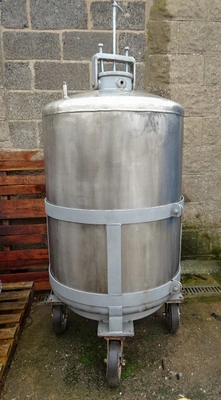 400L S/S Enclosed Tank On Castors