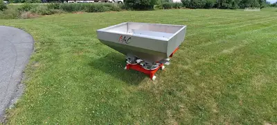 New | in-Stock 2026 BMC SYNTRA 800 Broadcast Spreaders Pennsylvania US | Zimmerman Farm Service #1410176