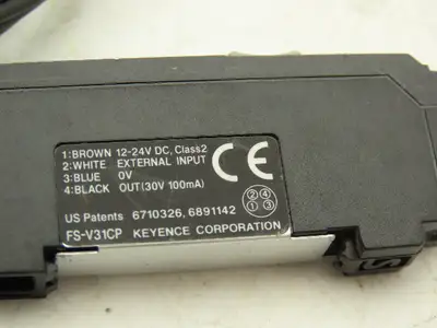 Keyence FS-V31CP Fiber Optic Sensor 24V Various Cable Lengths Included Lot of 4