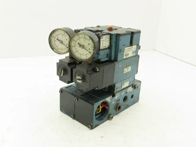 MAC Valves 2-Station Pneumatic Solenoid Valve Stack 3/8" Manifold 120V Series 82