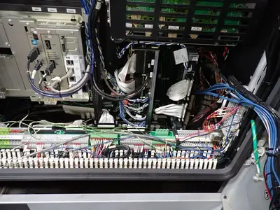 USED YASKAWA / MOTOMAN UP20 / DX200