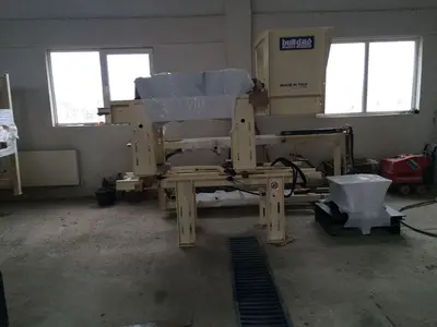 Used 2012 BULLDOG SPARTS INTERNATIONAL 3 AT A TIME Block Making Machines Quebec CA | DIT Equip #1412361