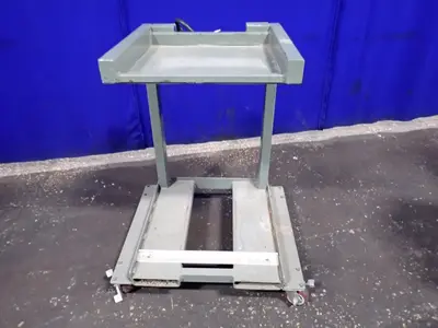 20" X 20" Stand