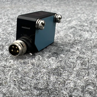 Used SICK WL100-P4420 Photoelectric Sensors California US | Davliegogo LLC #1705567