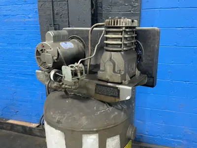 Used CAMPBELL HAUSFELD VT558704 Lubricated Reciprocating Air Compressors Ohio US | HGR 24 #1556816