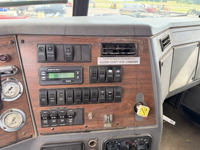 Used 2005 WESTERN STAR 4900 Box trucks Michigan US | Miedema Asset Management Group #1665689